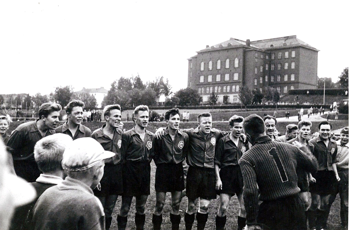 LPM 1957 nousu suomisarjaan